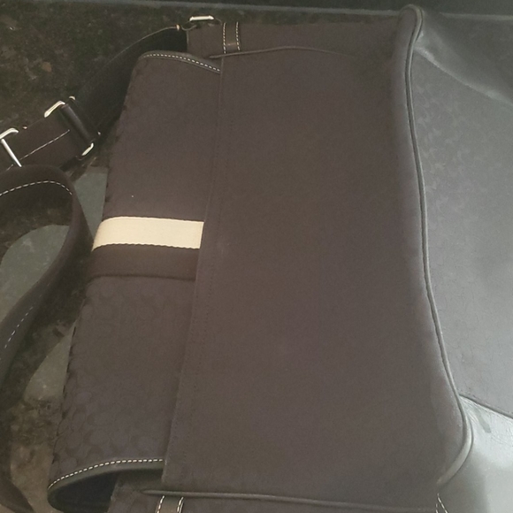 Coach Logo Black Messenger Shoulder Bag - Picture 4 of 12